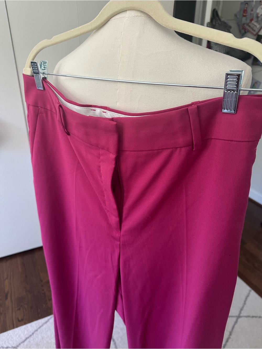 NWT Ann Taylor The Statement Palazzo Pant in berry splash size 12 - Picture 3 of 9